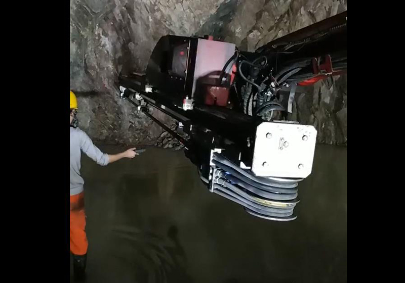 液压凿岩机视频