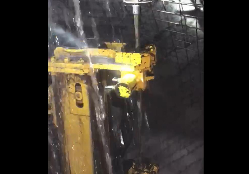 液压凿岩机视频